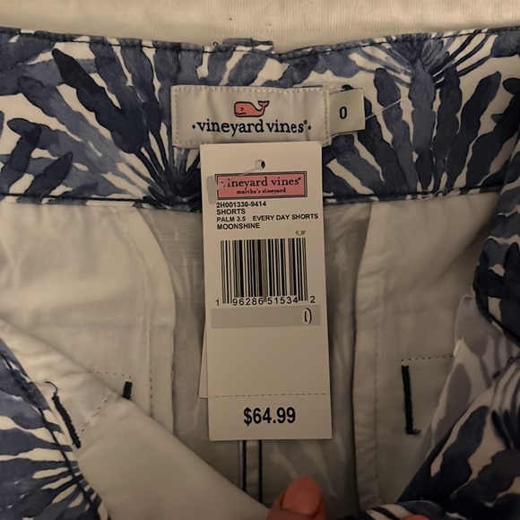 Vineyard Vines Shorts - Picture 2 of 3